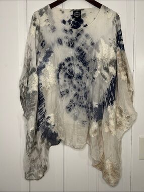 Gorgeous Silk Le Marais Paris Tie-Dye flowy boho hippie Top in Navy and Cream